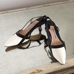 MANOLO BLAHNIK patent leather slingback heel